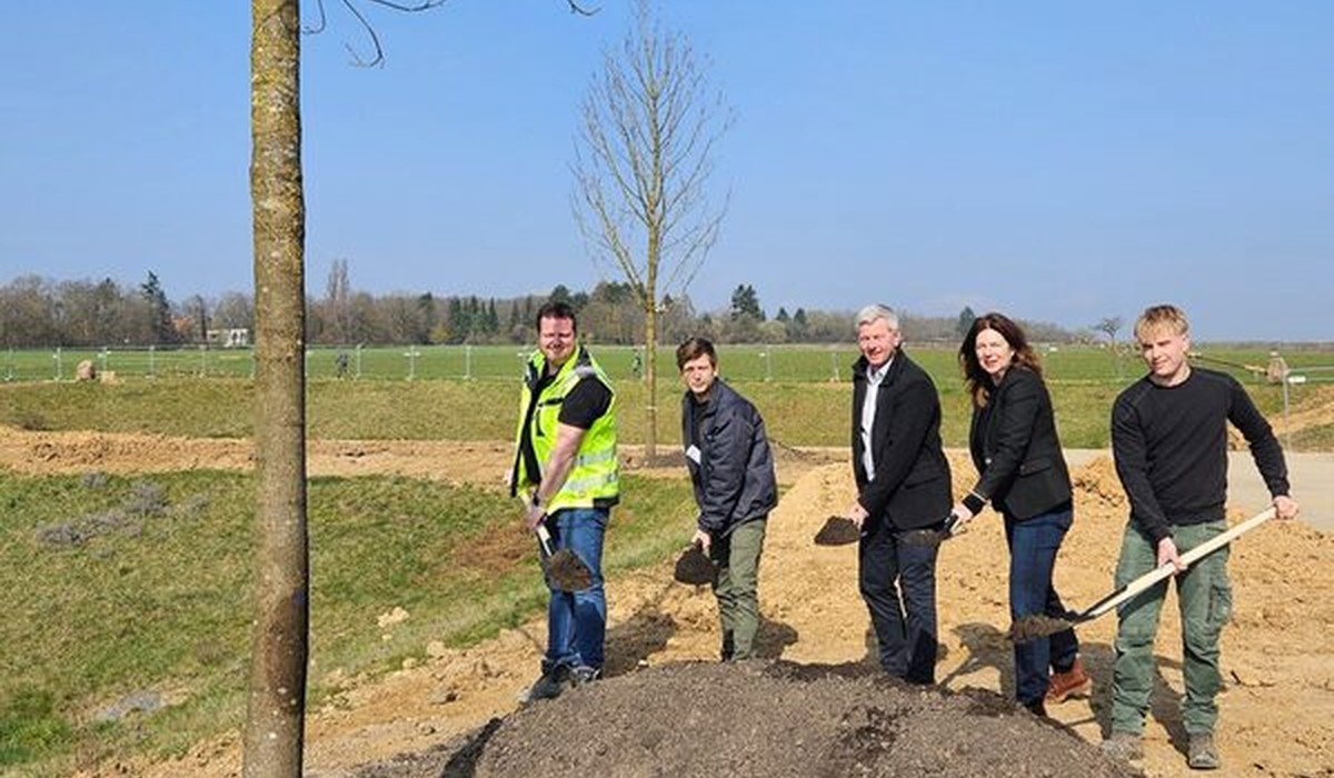 83 Bäume und Spielgeräte: Grünes Zentrum für Bierstadt Nord