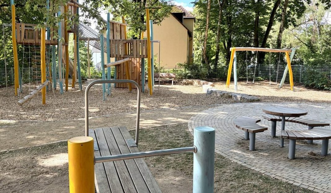 Erbenheim: Südlicher Bereich des Spielplatzes Moabiter Straße nach Modernisierung wieder nutzbar Erbenheim: Südlicher Bereich des Spielplatzes Moabiter Straße nach Modernisierung wieder nutzbar