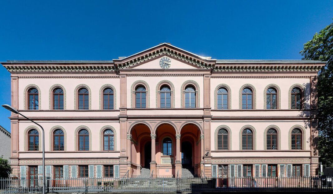 Kunsthaus Wiesbaden startet neue Website mit digitalen Rundgängen und barrierefreien Angeboten