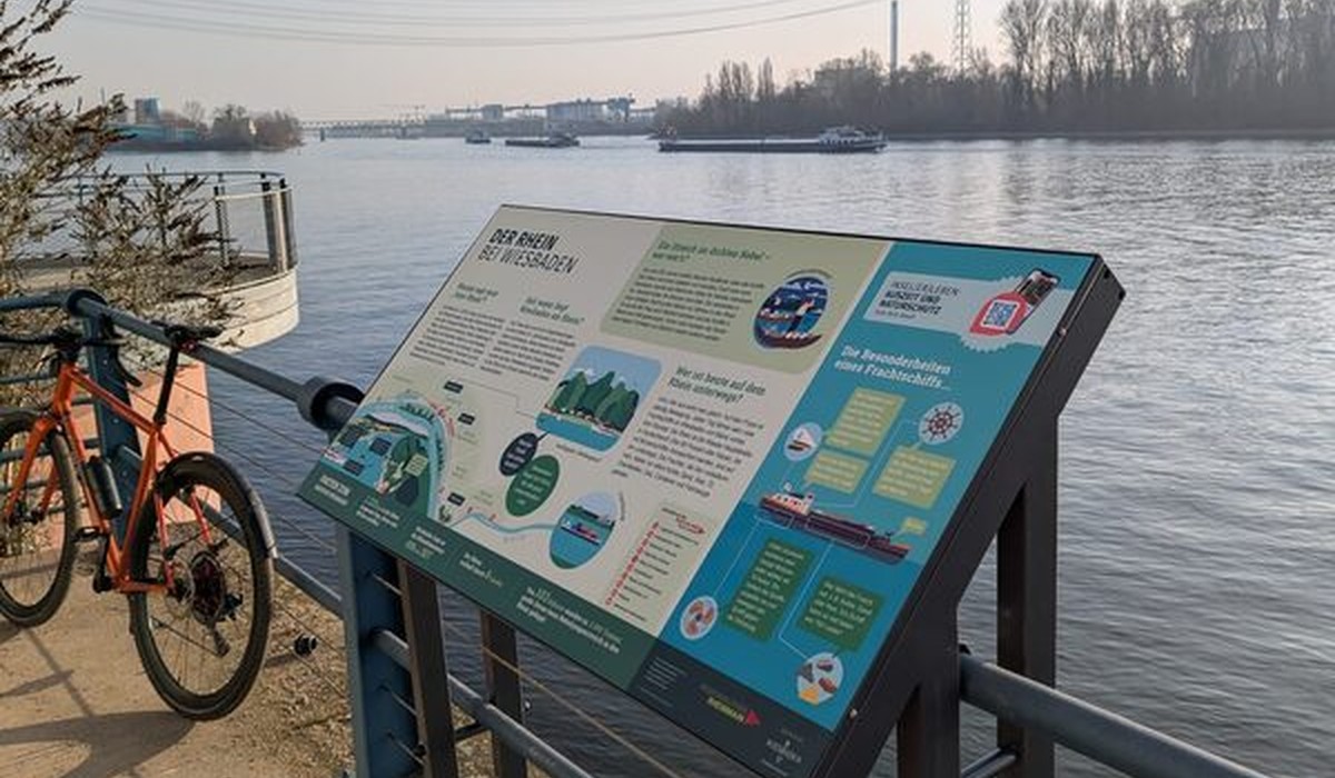 Neun Informationstafeln entlang der Uferwege in Wiesbaden aufgestellt