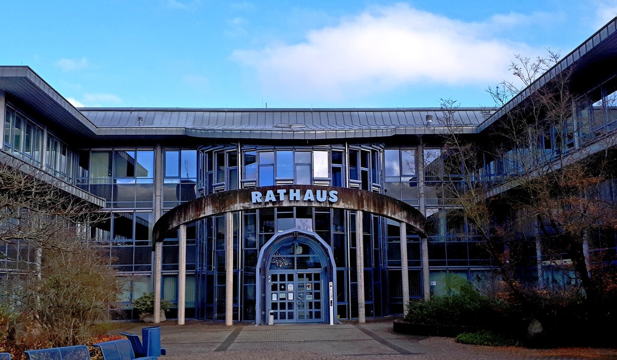 Stadt Taunusstein schließt Rathaus am 9. Dezember vorzeitig wegen Personalversammlung Stadt Taunusstein schließt Rathaus am 9. Dezember vorzeitig wegen Personalversammlung