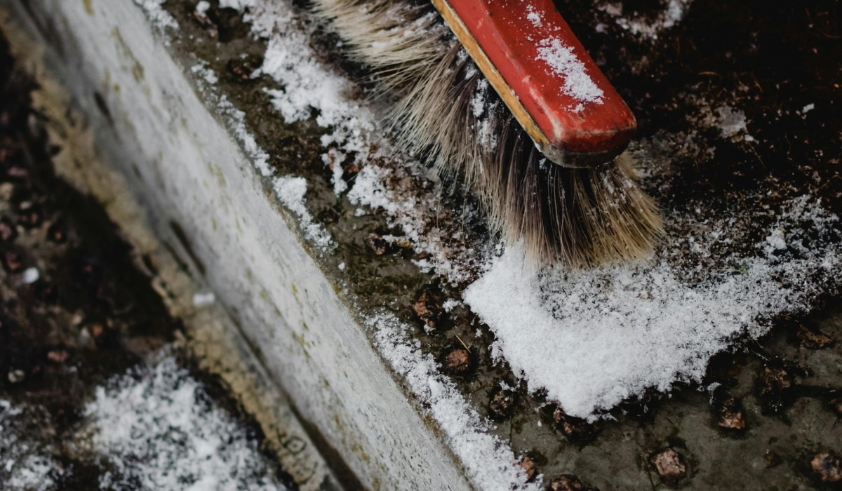 Walluf weist Bewohner auf Pflicht zur Schneeräumung und Streuung hin