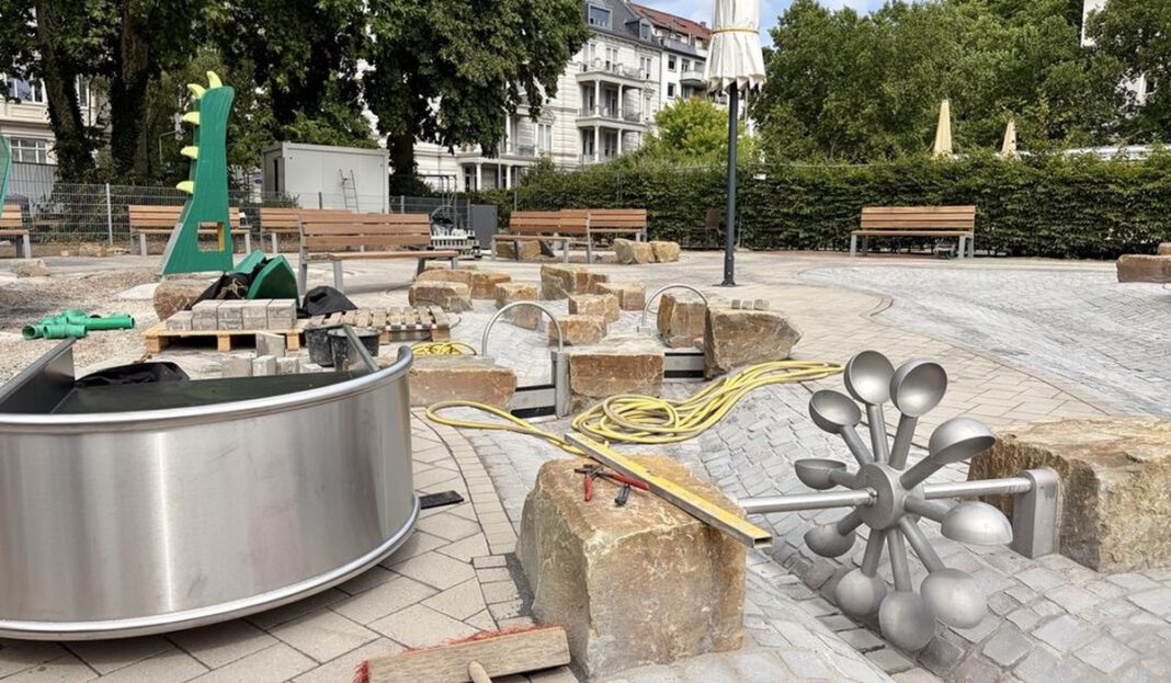Wasserspielplatz in den Reisinger Anlagen kurz vor Öffnung Wasserspielplatz in den Reisinger Anlagen kurz vor Öffnung