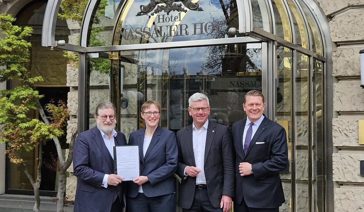 Wiesbaden genehmigt umfassende Sanierung des Hotels Nassauer Hof mit Aufstockung und Glaskuppel Wiesbaden genehmigt umfassende Sanierung des Hotels Nassauer Hof mit Aufstockung und Glaskuppel