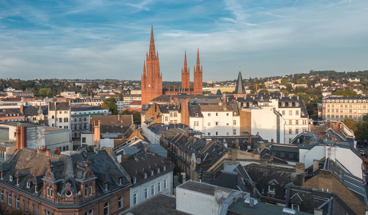 Wiesbaden lässt aktuelle Luftbilder und Laserscandaten für Stadtplanung erstellen Wiesbaden lässt aktuelle Luftbilder und Laserscandaten für Stadtplanung erstellen